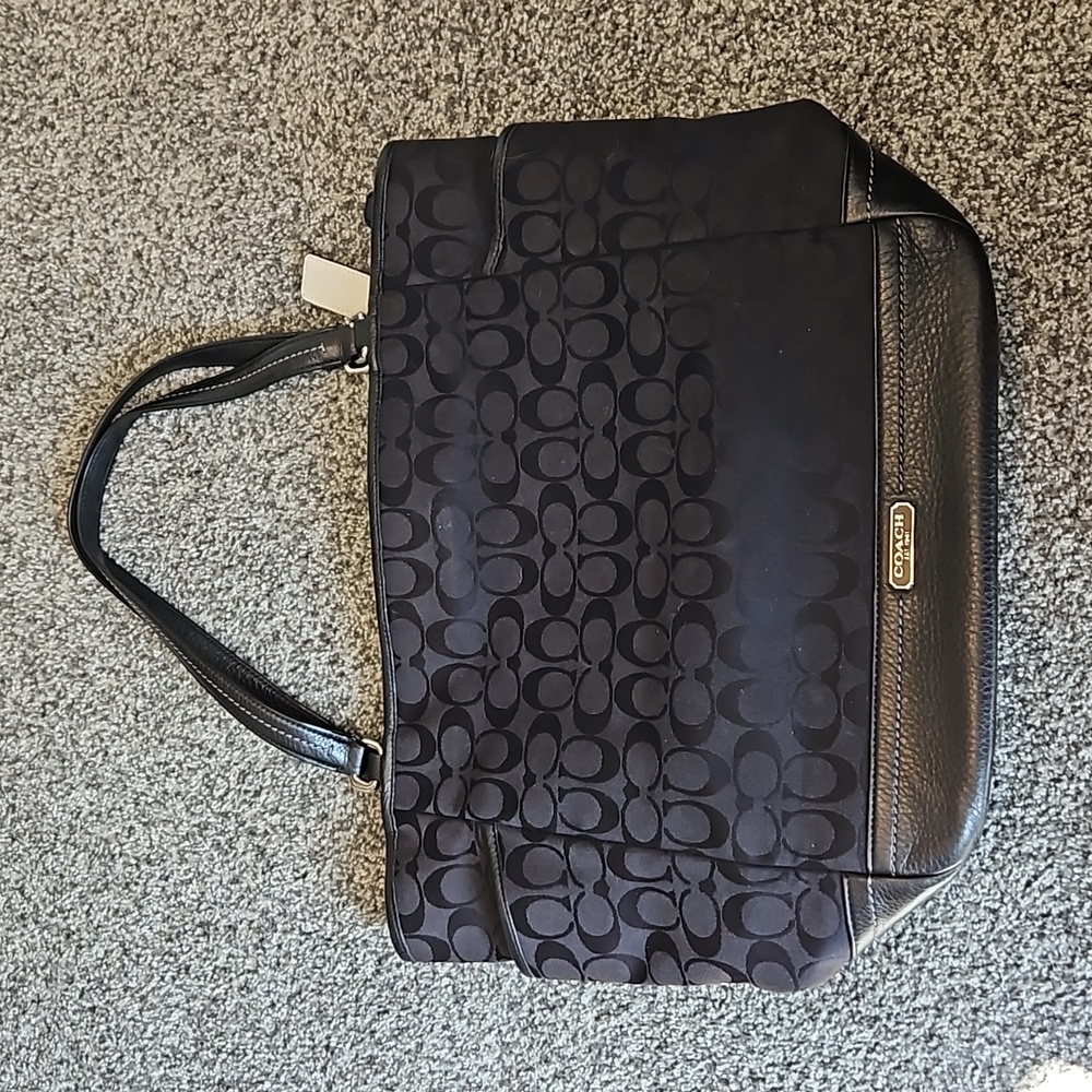 Coach shoulder Bag with White Keychain